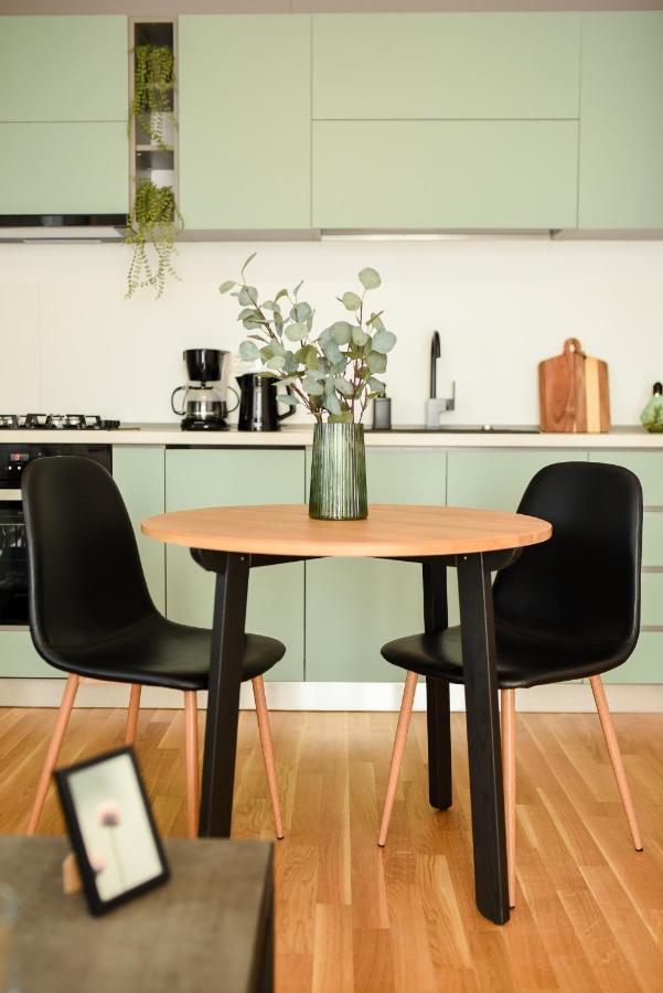 Apartament City Oasis - Modern 1br Near Colentina Hospital *